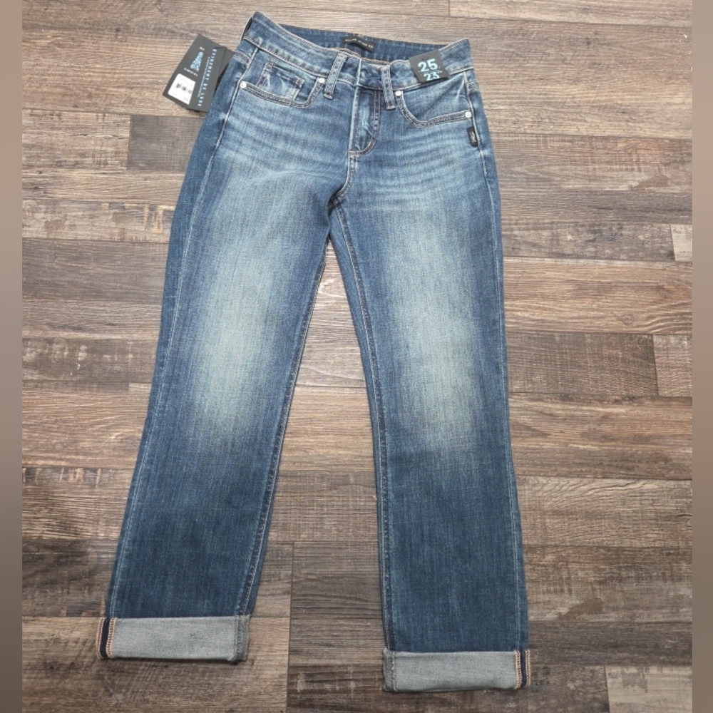NEW Silver jeans Suki Curvy Fit Mid Rise Capri women's size 25/23.5 waist 27